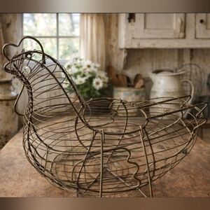 Vintage Rustic Wire Chicken Basket